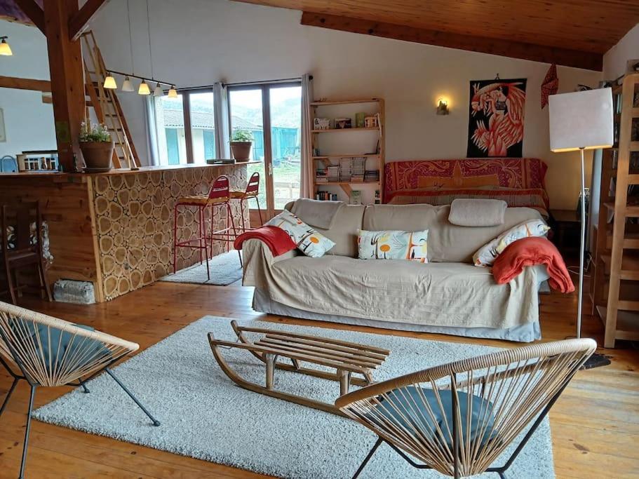 Hébergement de vacances Bright Loft With Mountain And Nature View