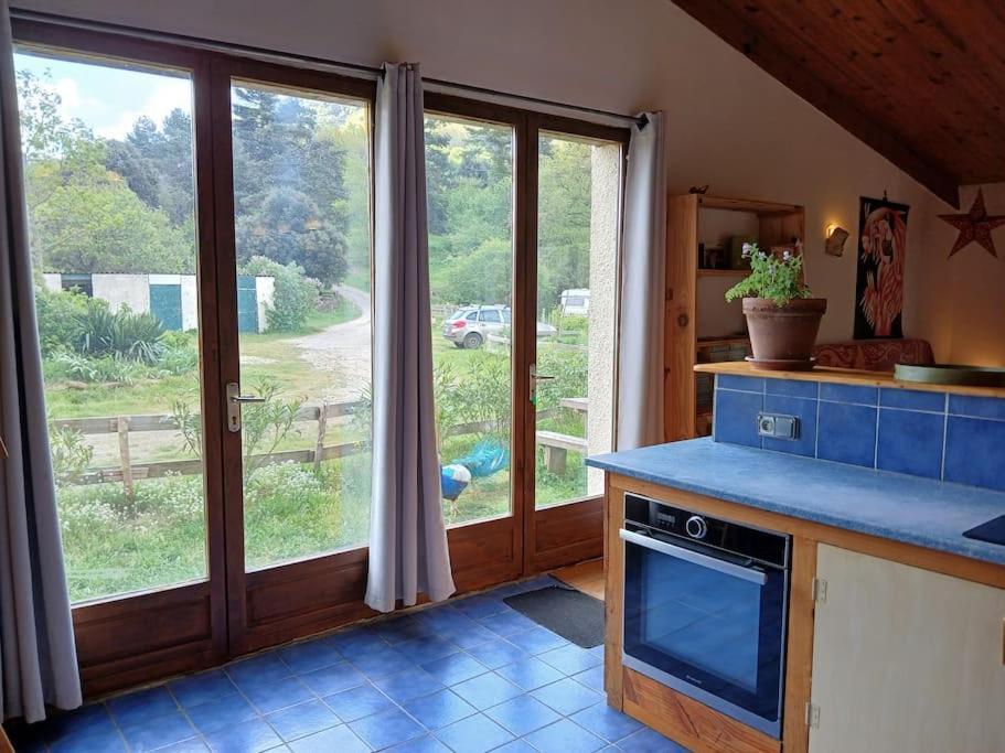 Bright Loft With Mountain And Nature View Hébergement de vacances Sougraigne